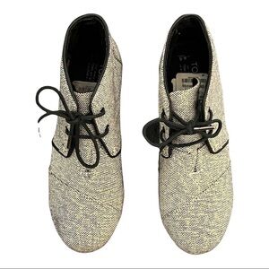 Toms Desert Wedge Ankle Bootie Women’s 8.5 Gray Gold Metallic Linen